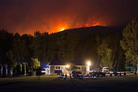 B.C. towns brace for wildfire evacuation orders as weather turns - The Globe and Mail