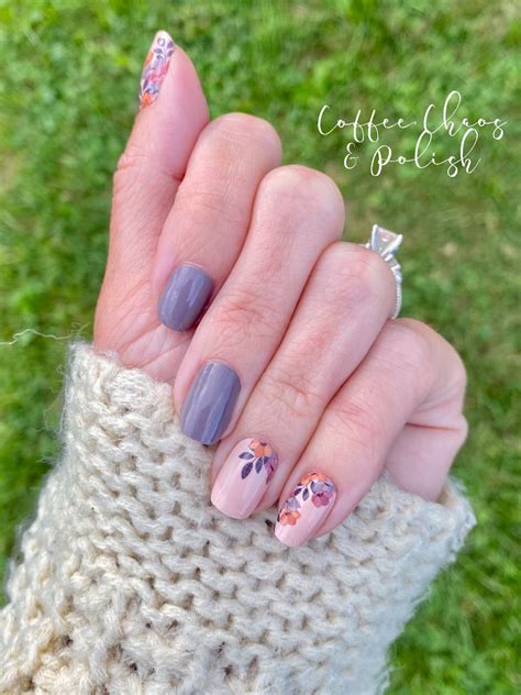 Floral Obligation + Berlin It To Win It- Color Street Mani | Color ...