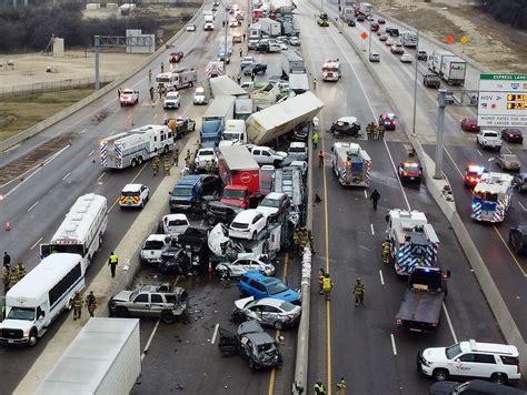 Photos: At least 6 dead in 133-car pileup in Fort Worth after freezing ...