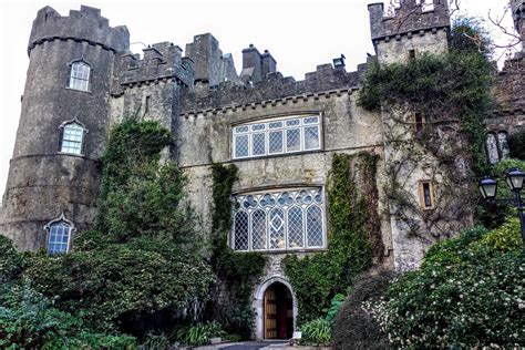 17 Haunted Castles In Ireland To Visit & Some You Can Stay In