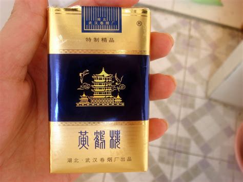 Chinese Smokers Turning to Slim Cigarettes as a "Healthier" Alternative | The Nanfang