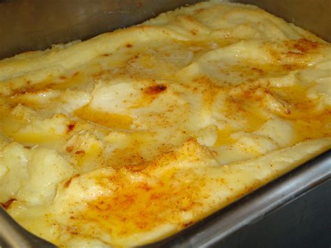 Random musings of a cluttered kitchen...: Holiday Mashed Potatoes