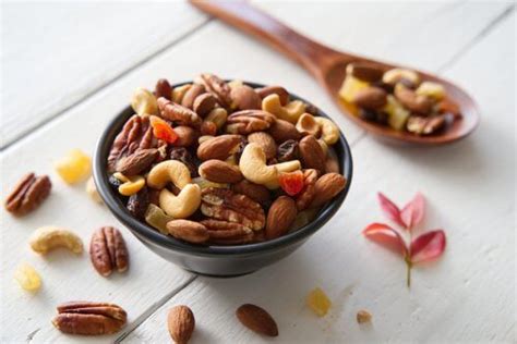 6 Varieties of Nuts that Boost Your Energy - Step To Health