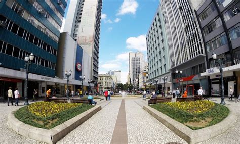 Banco de imagens : pedestre, Calçada, estrada, rua, Arranha-céu, Paisagem urbana, Centro da ...