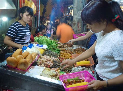 Where to get the best street food in Hanoi - Lonely Planet