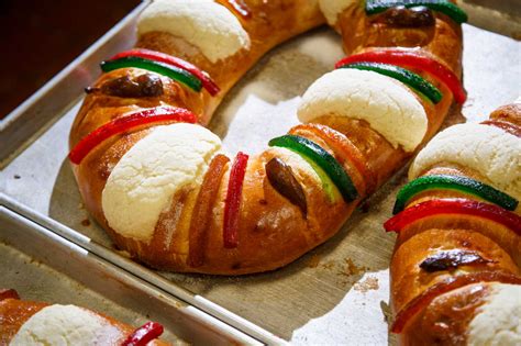 Rosca de Reyes (kings cake) at Arandas Bakeries