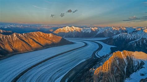 Saint Elias Mountains and Kaskawulsh Glacier in Kluane National Park ...