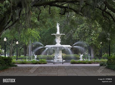 Forsyth Park Fountain Image & Photo (Free Trial) | Bigstock