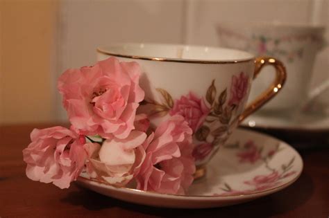 The Cottage Diaries: DIY Vintage Teacup Candles