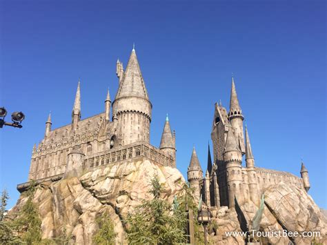 Universal Studios, Hollywood - The Hogwarts castle in The Wizarding World of Harry Potter ...