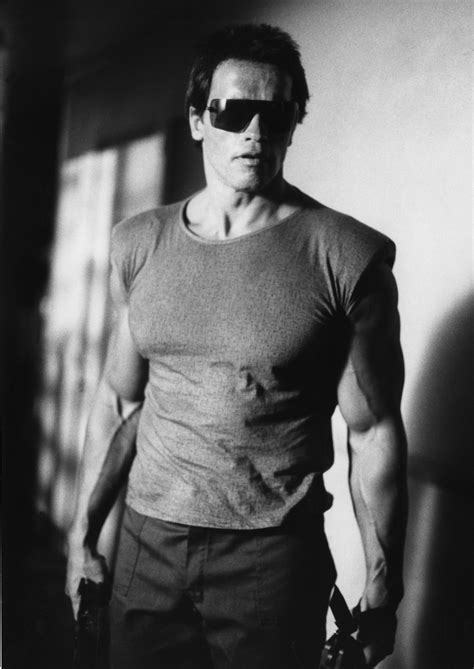 Foto «The Terminator» (1984) Arnold Schwarzenegger as Model T-800 (CSM 101) | Arnold ...