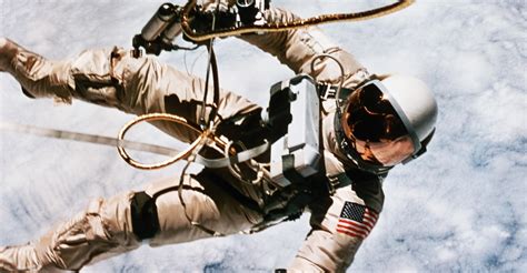 first-spacewalk-by-us-astronaut - Space Race Pictures - The Space Race ...