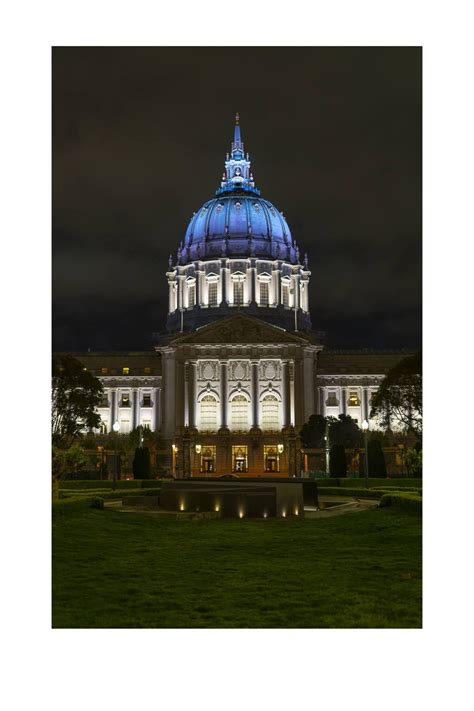 San Francisco city hall at night. (A7RIII, 50mm f/1.4) : r/SonyAlpha