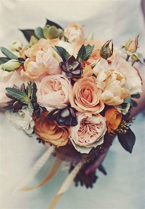 10 Ideas for Fall Wedding Flowers That Will Make Your Wedding Pop