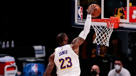 LeBron James dunks from free-throw line vs Nuggets (video) - Sports ...