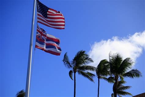 Amercan Flag and State Flag of Hawaii | Flown in front of fi… | Flickr