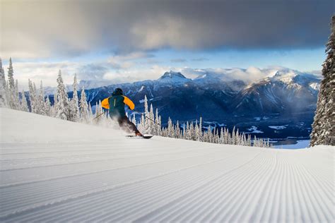 The Ultimate Revelstoke Ski Guide - International Traveller