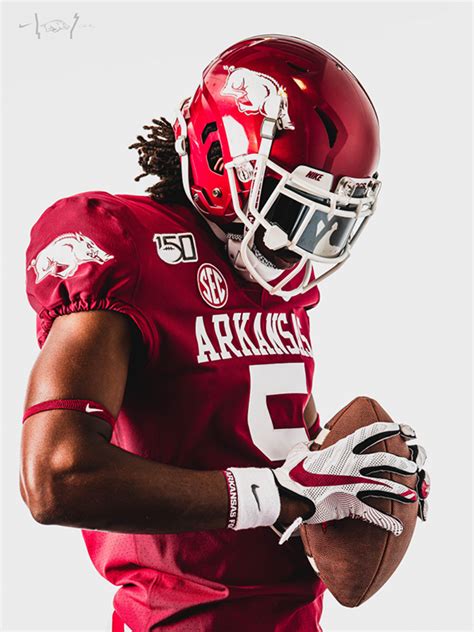 Arkansas Razorbacks Unveil Throwback Football Uniform – SportsLogos.Net ...