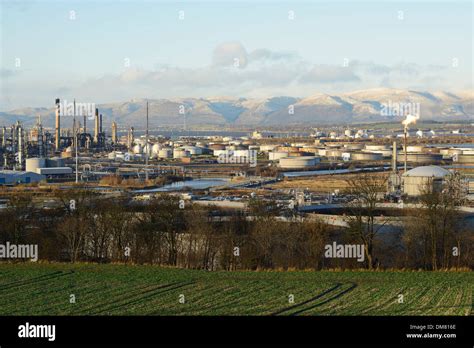 The oil refinery complex at Grangemouth Scotland UK Stock Photo - Alamy