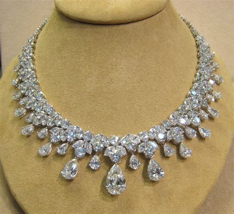 Stunning White Diamond Necklaces For Women - Fashion Photos