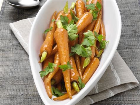 Honey Glazed Carrots Recipe | EatSmarter