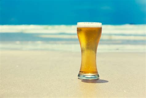 Top 10 Best Hawaiian Beer to Enjoy on Maui (2023)