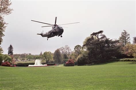 Marine One landing | Christina Saull | Flickr