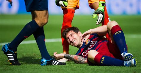 Lionel Messi injury update: Barcelona told NOT to risk star in El ...