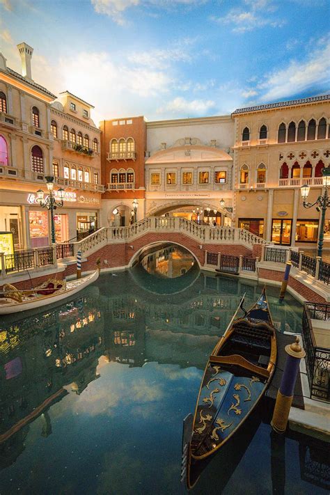 The Venetian Gondola Ride in Las Vegas - What You Need to Know