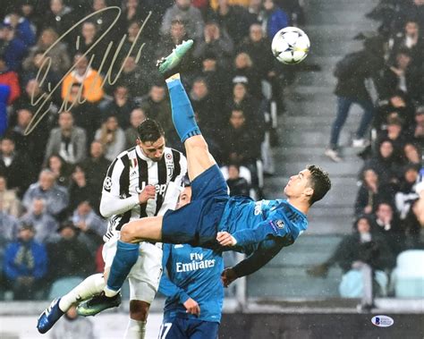 Cristiano Ronaldo Signed Real Madrid "Bicycle Kick" 16x20 Photo ...