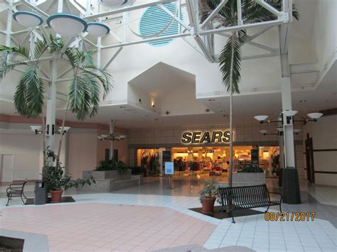 Trip to the Mall: Illinois Star Centre Mall- (Marion, IL)