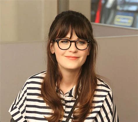 Zooey Deschanel Without Bangs And Glasses Doesn’t Look Anything Like ...