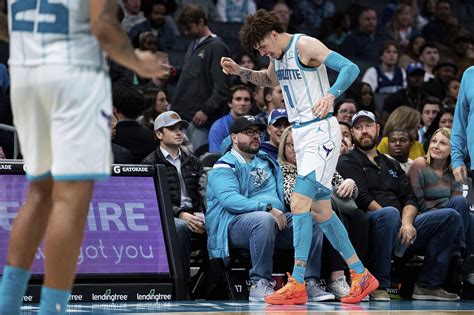 LaMelo Ball injury: Hurts same ankle on fan's foot in Hornets loss