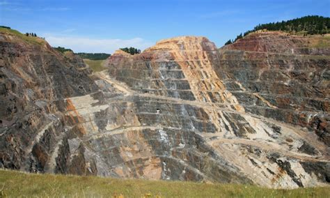 Black Hills History & Museums: Black Hills Gold History - AllTrips