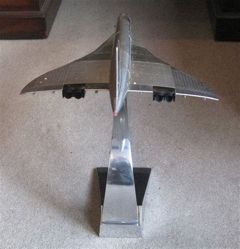 Fine detailed model of a 1976 ‘Concorde’. | Dorking Desks