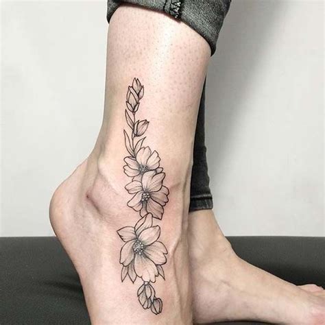 Floral Foot Tattoo for Flower Tattoo Ideas for Women | Tattoos for women flowers, Floral foot ...