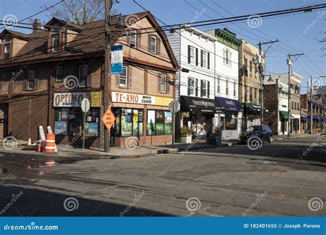 A Main Street in Mineola, New York Editorial Image - Image of closed ...