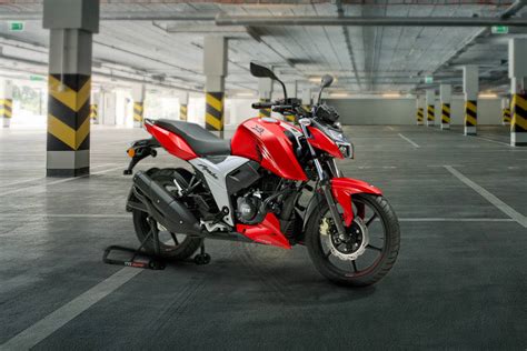 TVS Apache RTR 160 4V Front And Rear Disc With SmartXonnect Price, Images, Mileage, Specs & Features