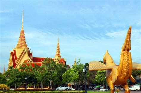 The Chronicles of Ardee: Top Tourist Attractions in Phnom Penh