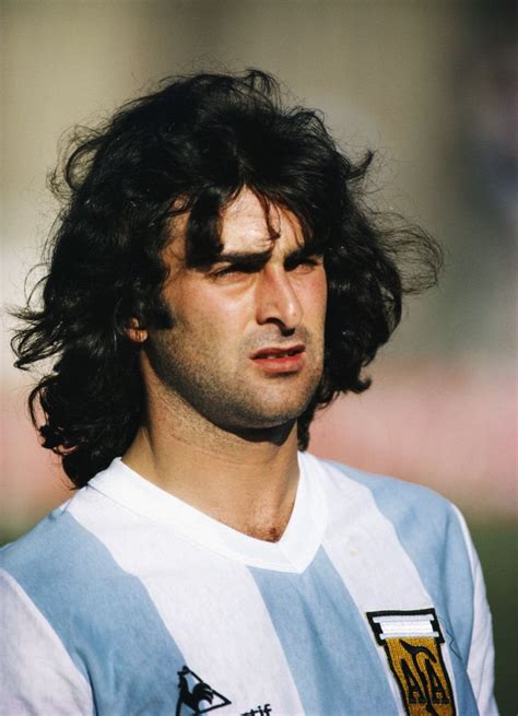 Mario Kempes (Argentine Footballer) ~ Wiki & Bio with Photos | Videos