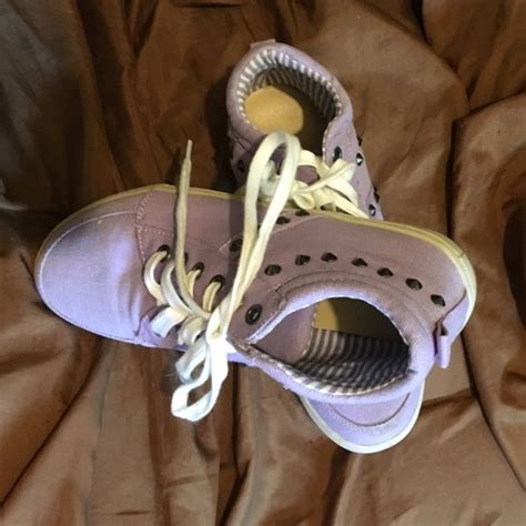 Cool Purple Tennis Shoes with Stud Accents