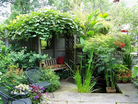 amazing green garden | Garden ideas for small yards, Backyard garden ...