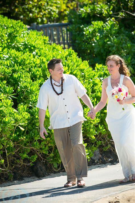 Intimate Wedding at Kukio Beach on the Big Island - Eye Expression ...