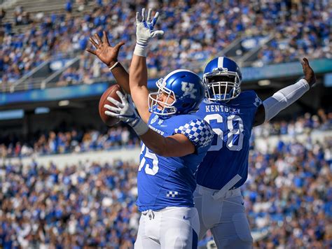 Kentucky football escapes with 24-20 win over Eastern Michigan | USA ...