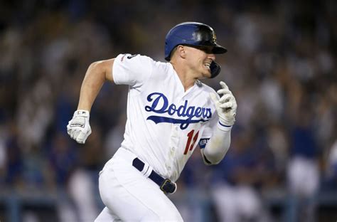 Red Sox Breaking News: Boston signs Kiké Hernandez to multi-year deal