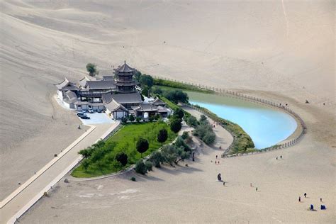 Lake Crescent In The Gobi Desert Tiny 2,000-Year-Old Oasis In China ...