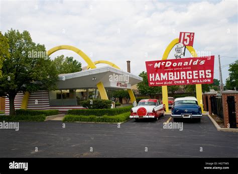 The McDonald's No1 Store Museum at 400 North Lee Street, Des Plaines ...