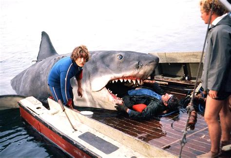 Behind the Clapperboard: Jaws (1975). Steven Spielberg