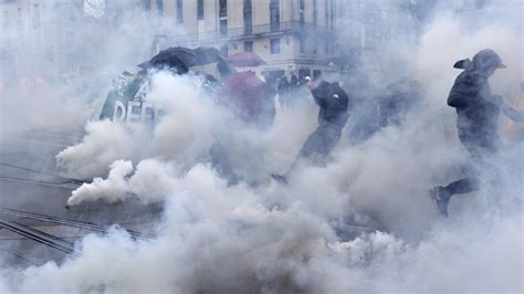 France: Protests continue but government doubles down | CTV News