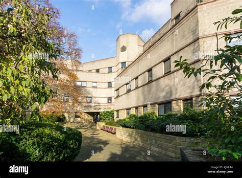 Croydon law court hi-res stock photography and images - Alamy